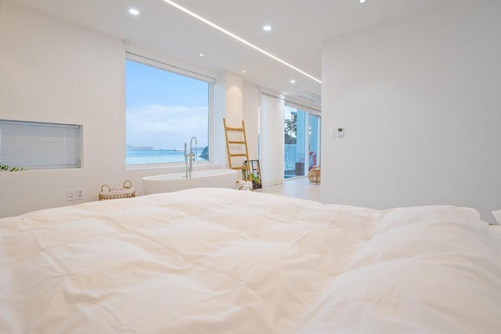 Hotel Namhae Yeogi Namhae Chambre photo